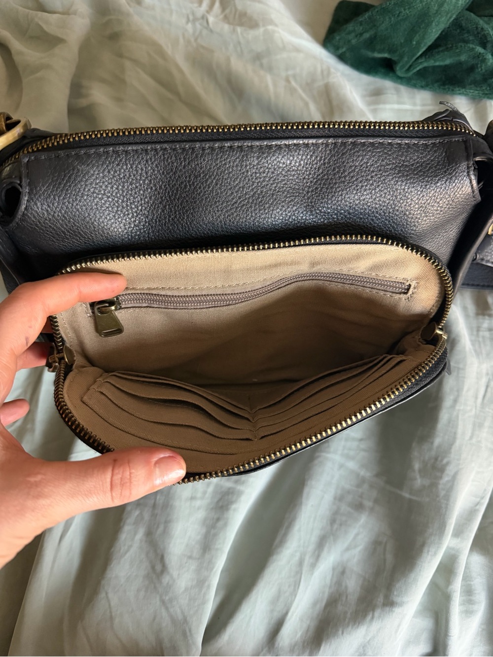 Minooy Hebe Black Crossbody Bag - Picture 5 of 9